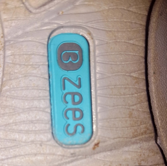 B ZEES  ❤SANDALS - Picture 4 of 4